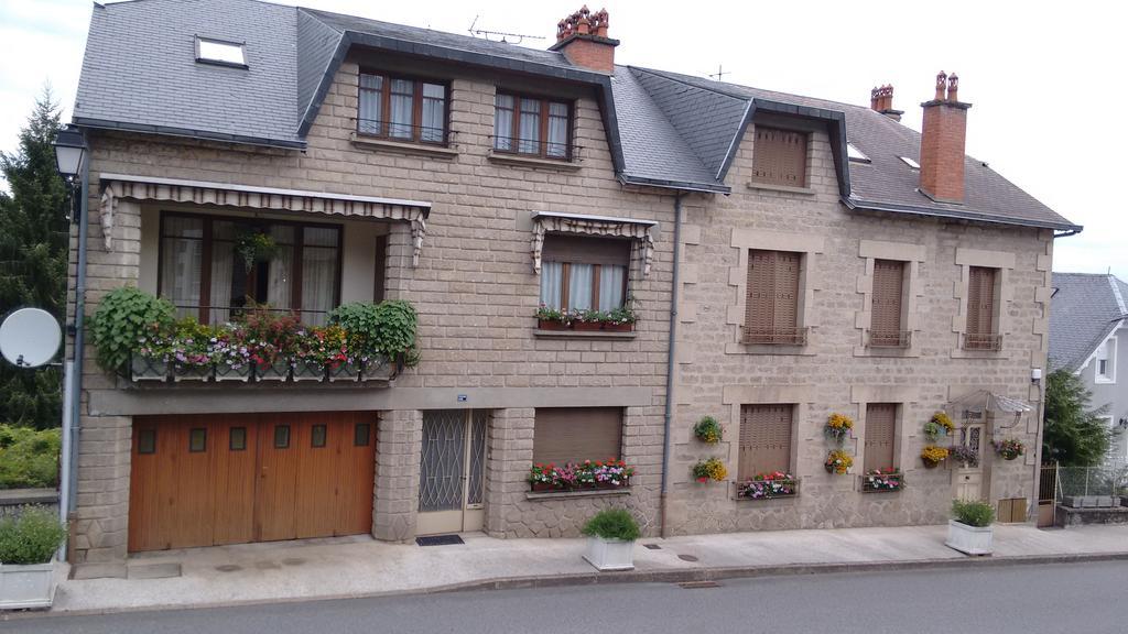 مبيت وإفطار Treignac Chambre D'Hotes Des Monedieres المظهر الخارجي الصورة